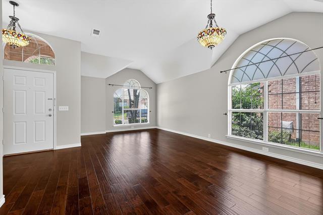 Foto del edificio - 3012 Honey Locust Dr