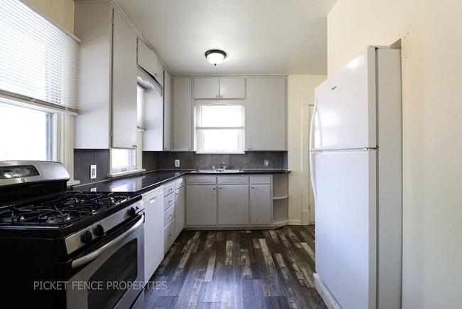 Foto del edificio - MOVE IN SPECIAL $500 OFF FIRST MONTHS RENT...