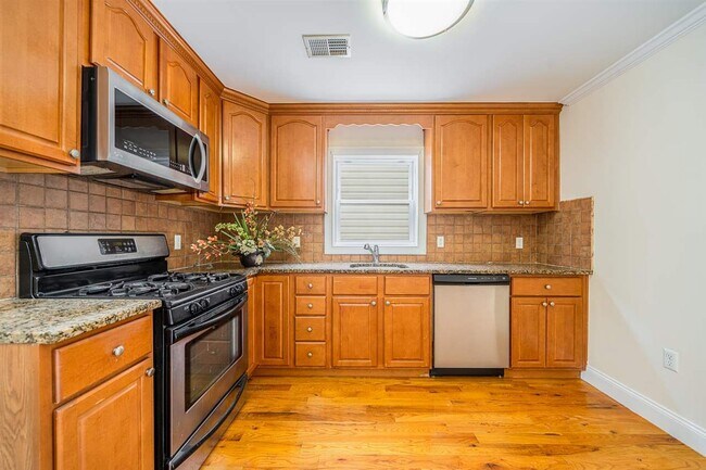 Foto del edificio - 74 Kossuth St