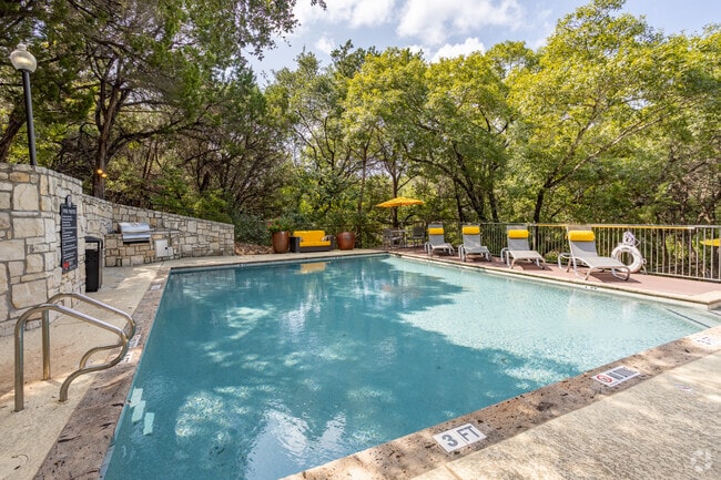 Pool - MAA Park Mesa