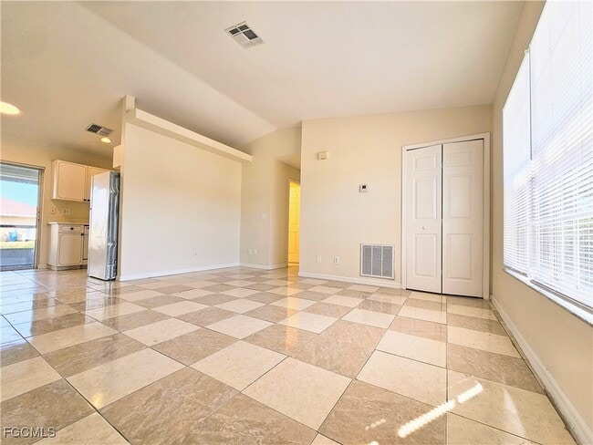 Foto del edificio - 4916 Leonard Blvd S