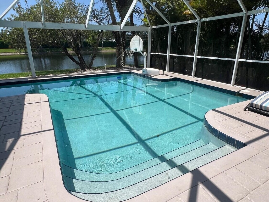 Primary Photo - 9230 Heathridge Dr