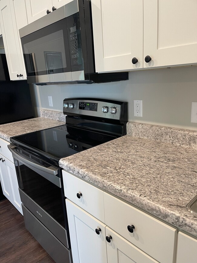 Building Photo - Lauren's Place