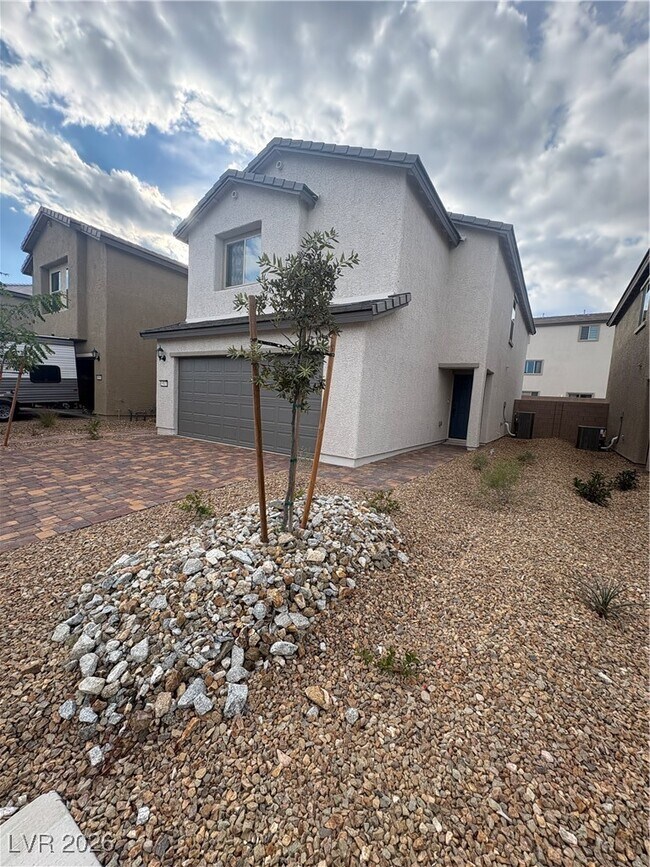 Building Photo - 5943 Swift Lariat St