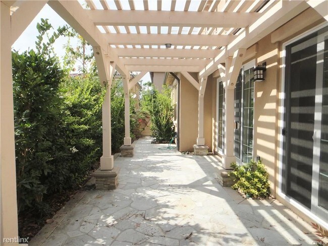 Building Photo - 4 br, 3.5 bath Condo - 98 Twin Gables