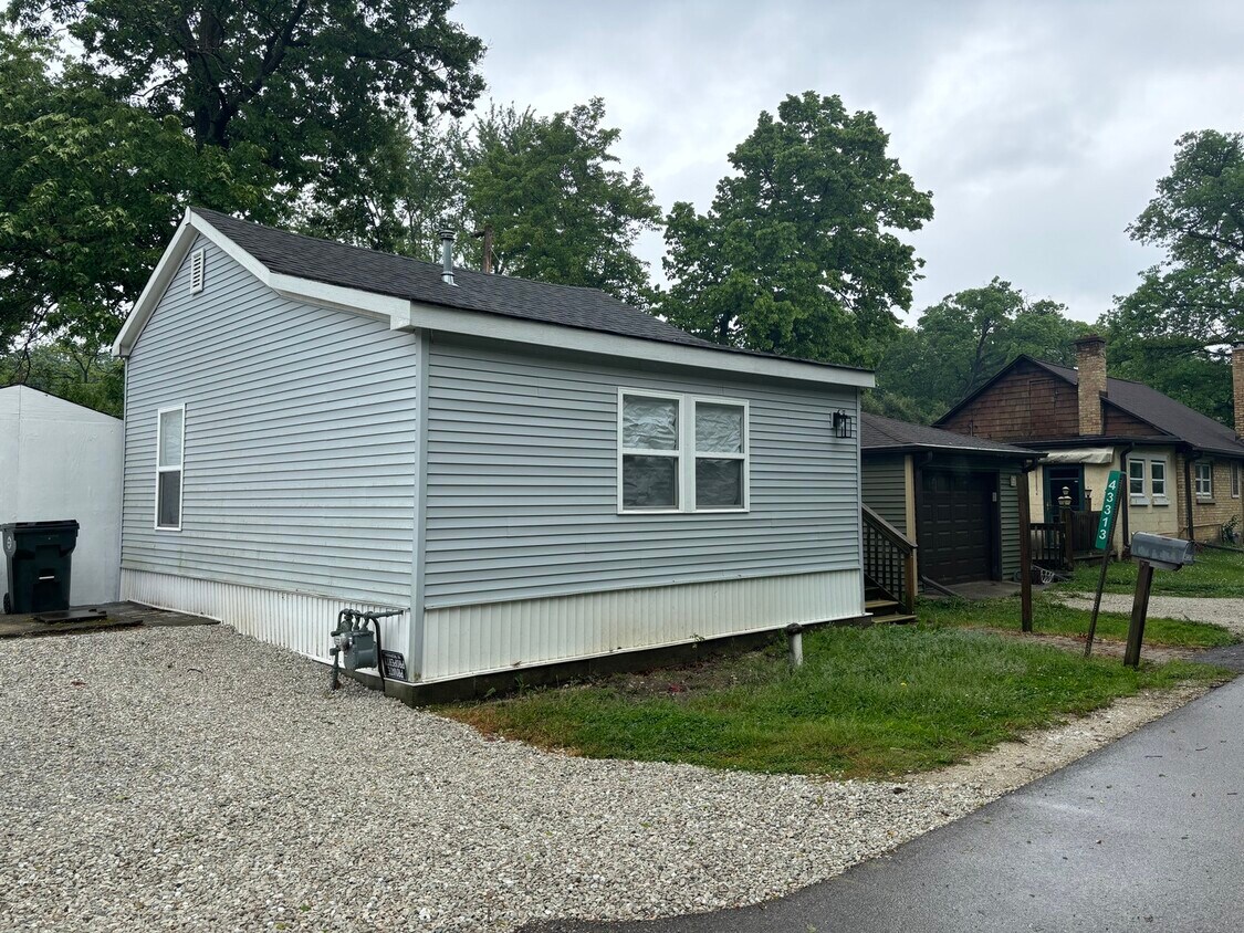 Foto principal - 43313 N Catherine Ave
