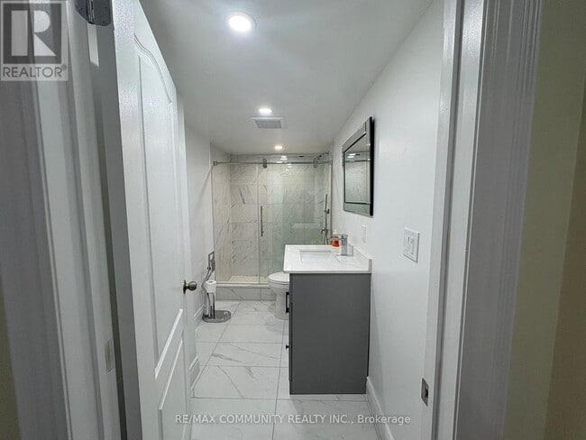 Building Photo - 117 Millhouse Crescent