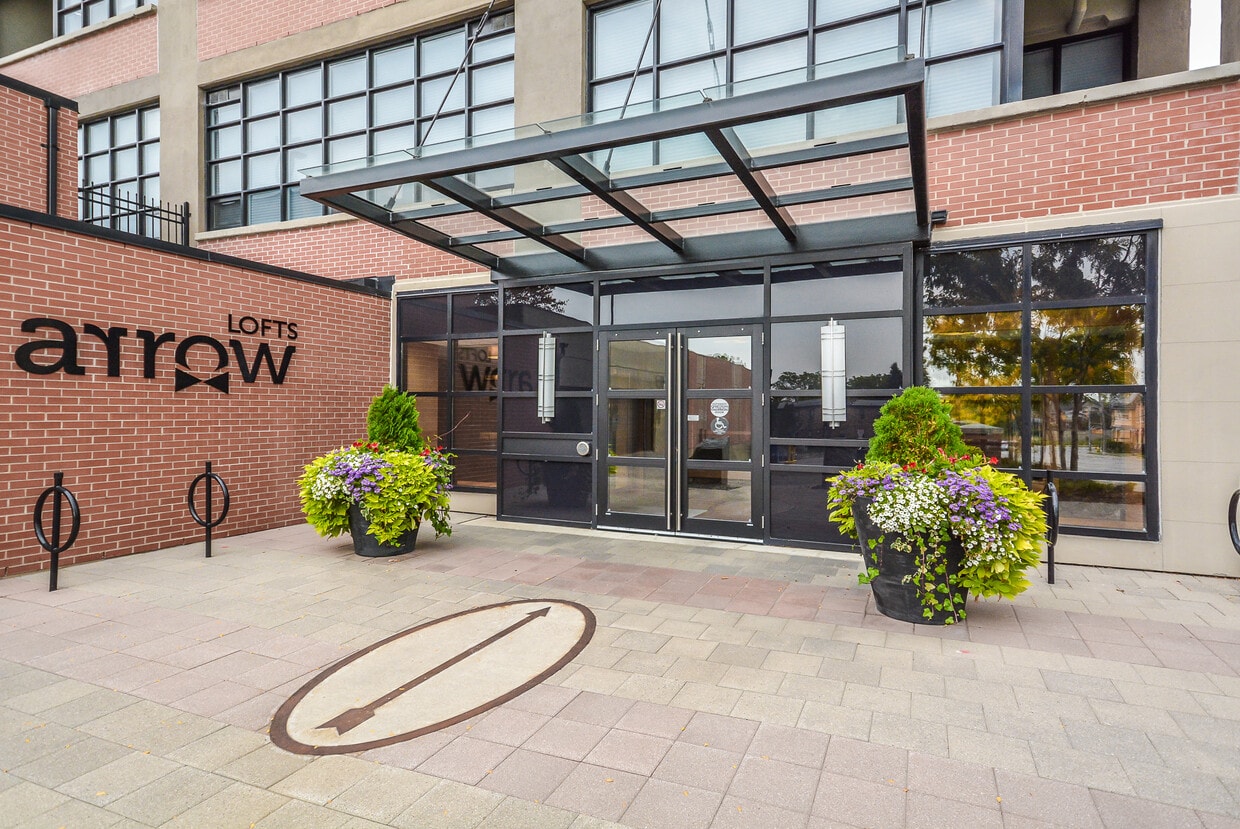 Primary Photo - 112 Benton St