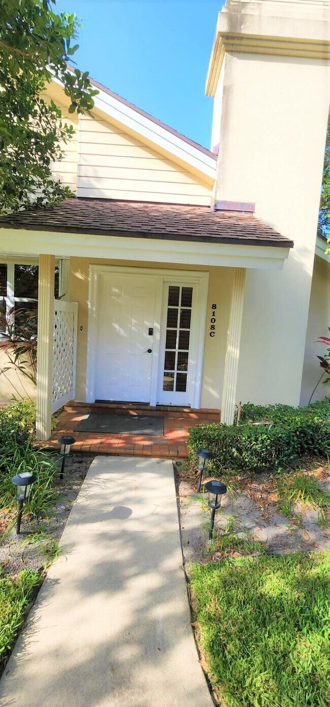 Building Photo - 8108 Oakton Ct