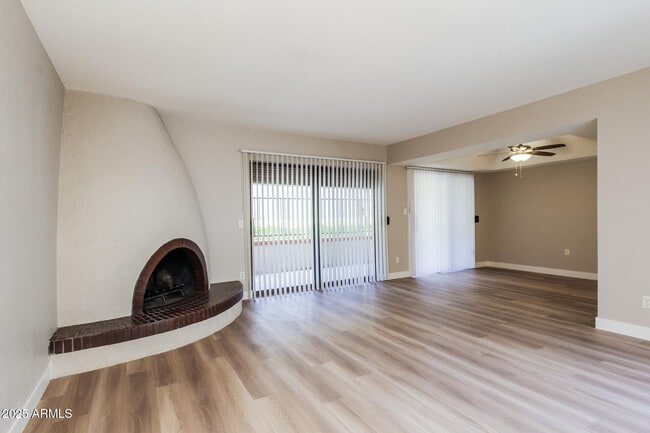 Building Photo - 7653 E Vista Dr