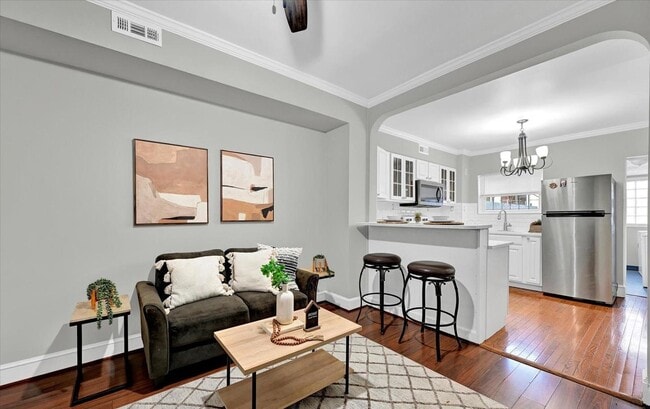 Building Photo - 210 N Glover St