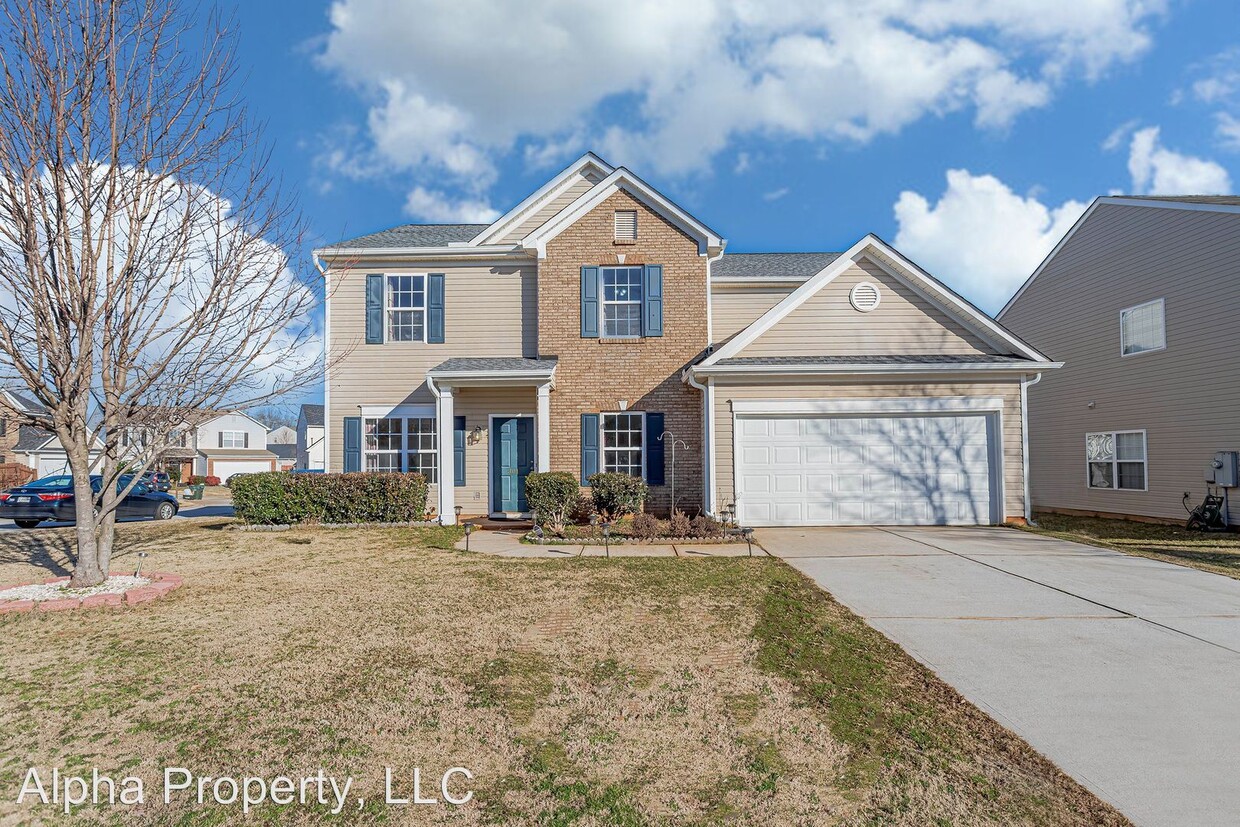 Primary Photo - 5 br, 2.5 bath House - 301 Chartwell Dr