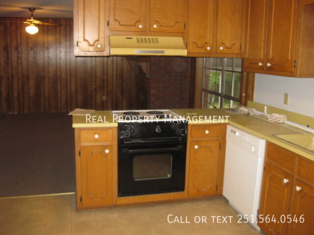 Foto del edificio - 1505 Deerwood Dr E