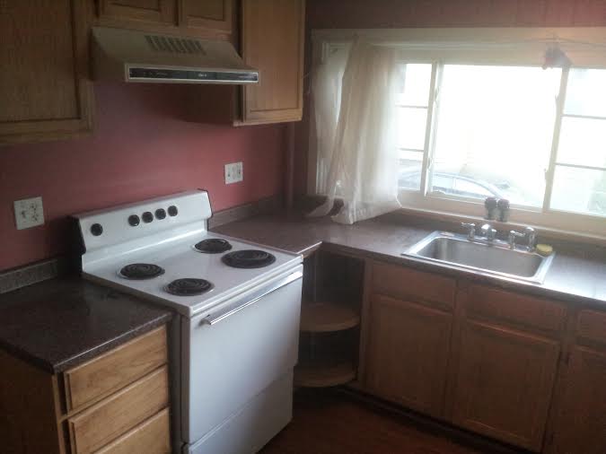 Kitchen Work Center - 109 Pinegrove St