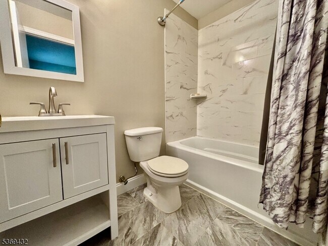 Foto del edificio - 1206 Sycamore Ln