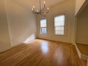 Building Photo - 582 Mulberry St