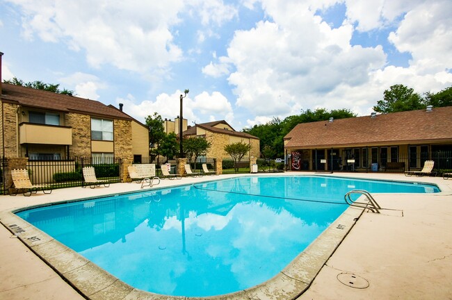 Building Photo - 600 Baylor