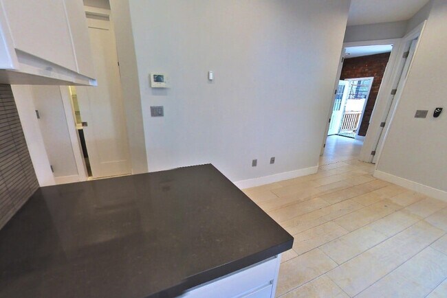 Foto del edificio - 438 W 52nd St