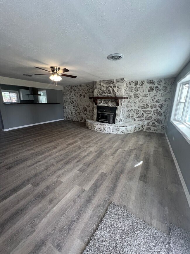 Foto del edificio - 3 bedroom/2 bathroom house