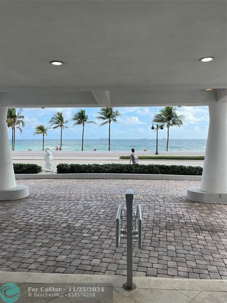 Building Photo - 209 N Fort Lauderdale Beach Blvd