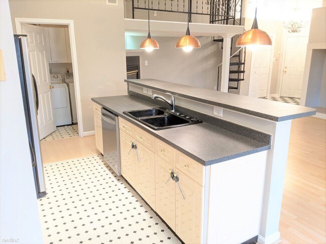 Building Photo - 2 br, 2 bath Condo - 2406 Dominion Dr Apt 3C