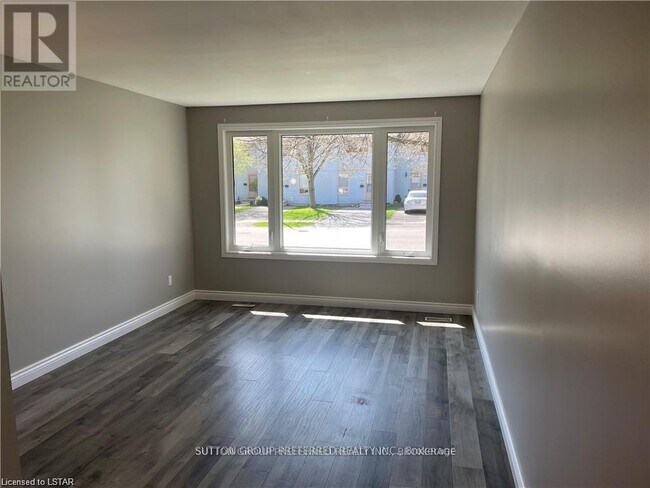 Building Photo - 87 Monmore Rd