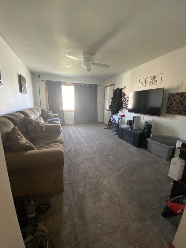 Foto del edificio - 803 E Harding Dr