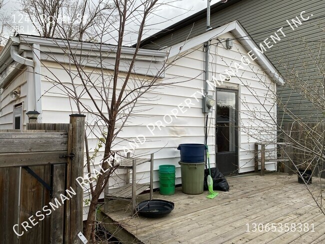 Building Photo - 2 bed 2 bath House in Regina SK.