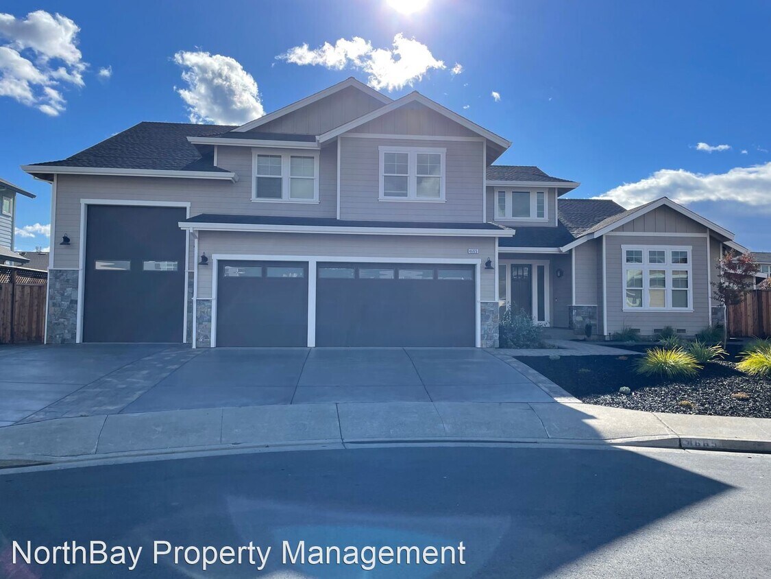 4 br, 3.5 bath House 4665 Los Gatos Ct, House Rental in Santa Rosa