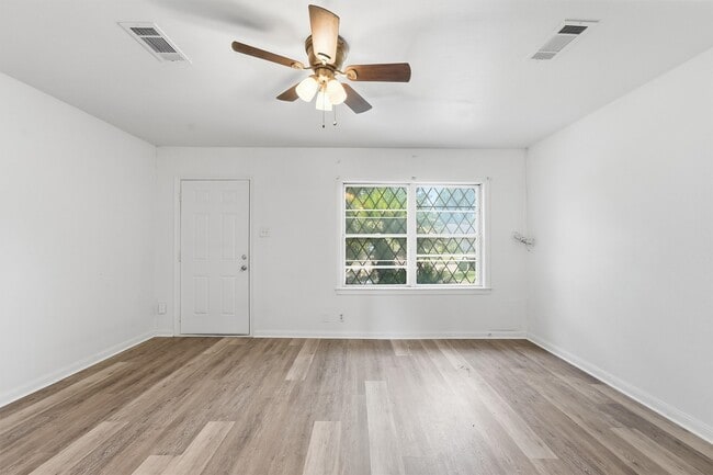Building Photo - 3711 Cosby St