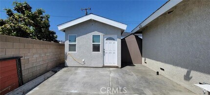 Building Photo - 319 E Newhaven Ln