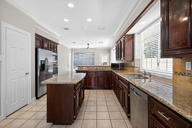 Foto del edificio - 3523 Shady Village Dr