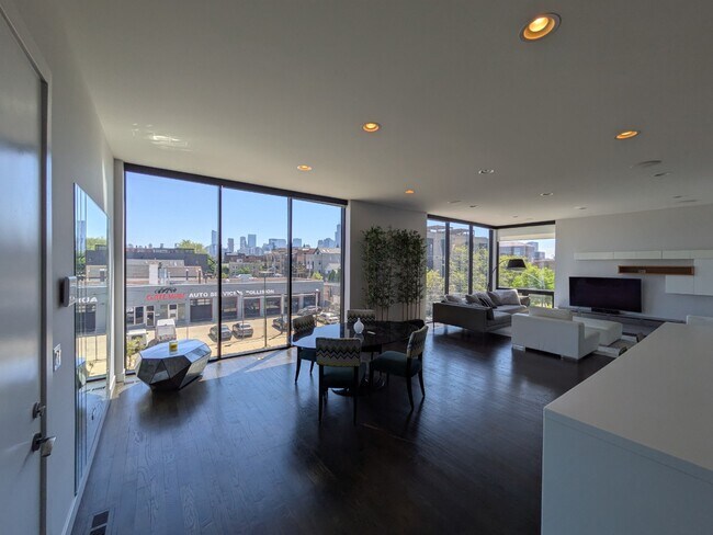 Foto del edificio - 622 N Ashland Ave