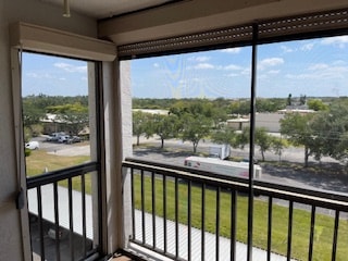 Foto del edificio - 2121 Collier Ave