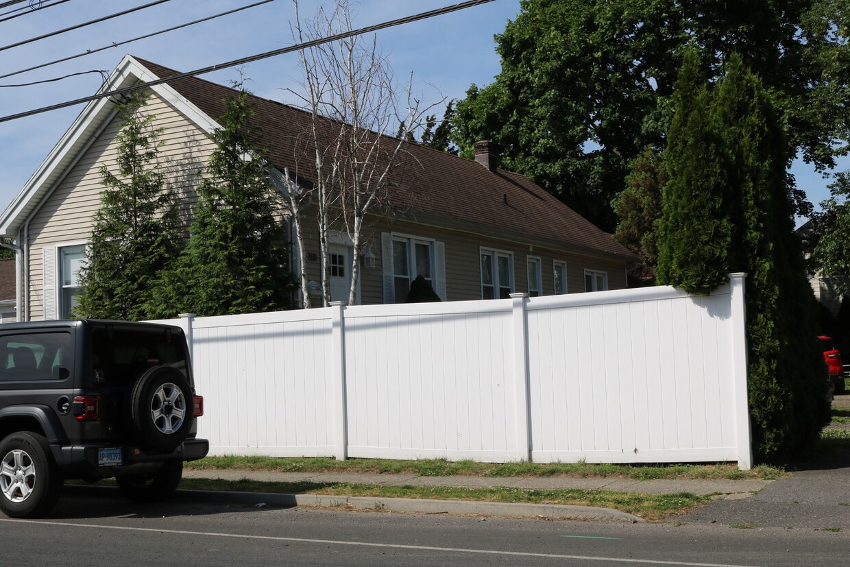 288 Reef Rd Unit A, Fairfield, CT 06824 Apartments in Fairfield, CT