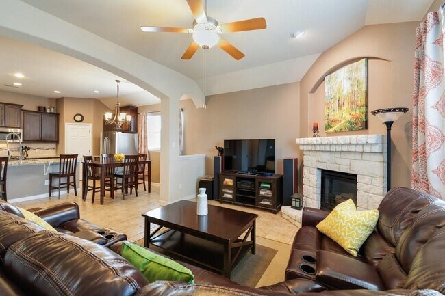 Building Photo - 3 Bedroom, 3 Bathroom with a Study in Northwest Austin!!!