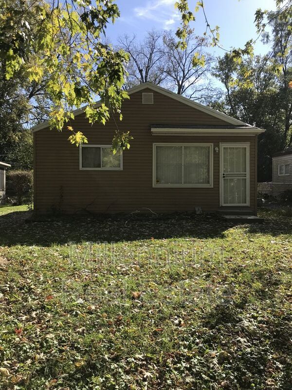 Primary Photo - 734 Kinney Rd