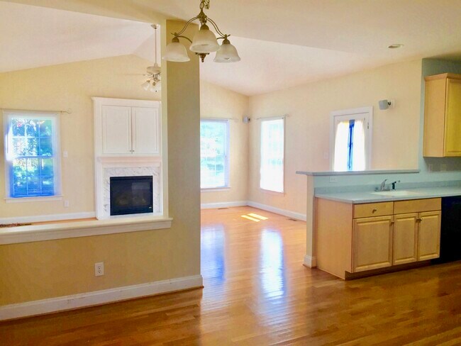 Building Photo - 1525 Clemons Way