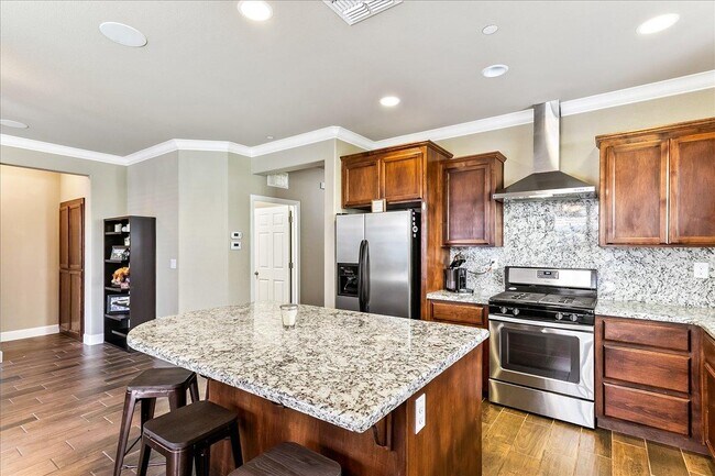 Building Photo - 9217 Rioja St