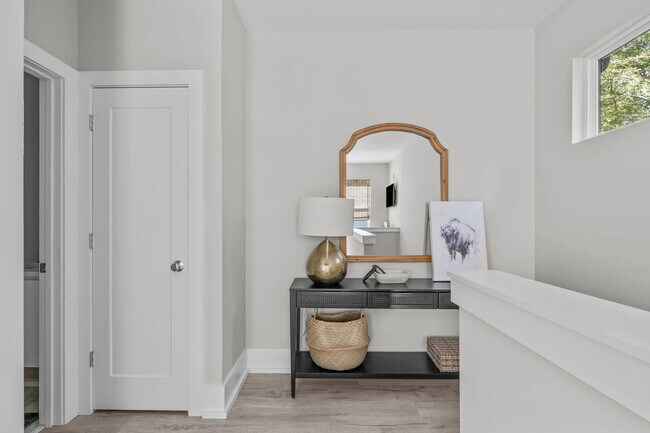 Foto del edificio - 3319A Fayetteville St