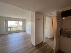 Building Photo - 2825 Third Ave