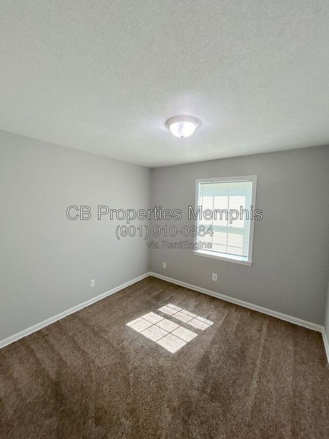Building Photo - 4811 Bradford Dr
