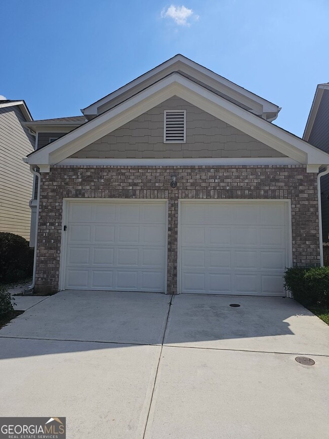 Building Photo - 102 Daisy Cir