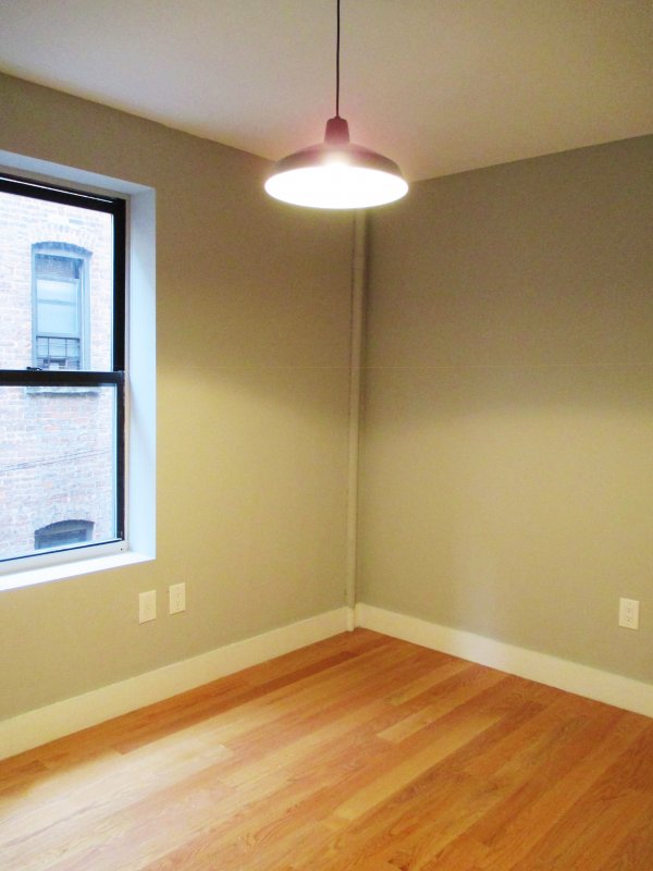 Building Photo - 554 W 181st St