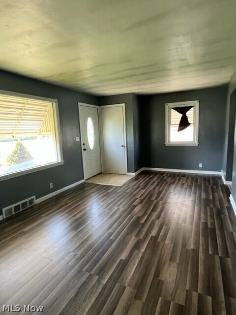 Building Photo - 744 Laclede Dr