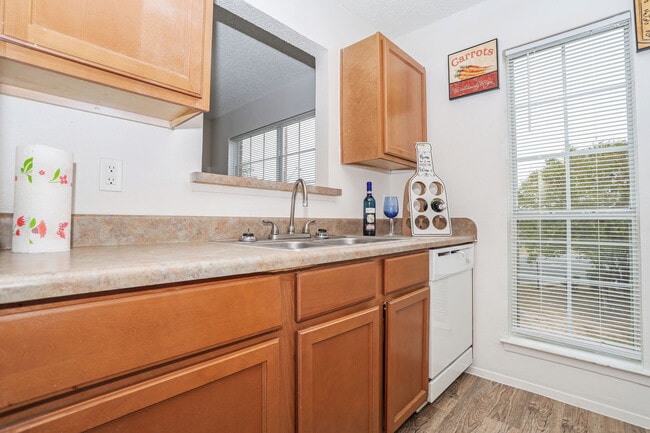 Building Photo - Castleridge