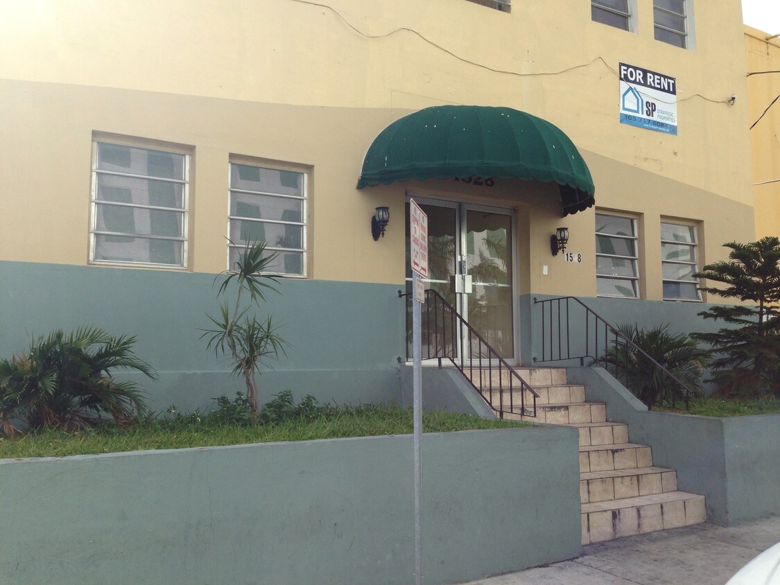 Primary Photo - Marlin Manor Apartments