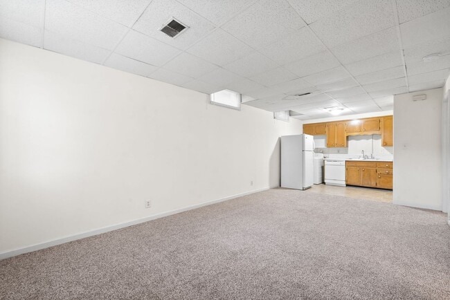 Building Photo - 211 N 5th St