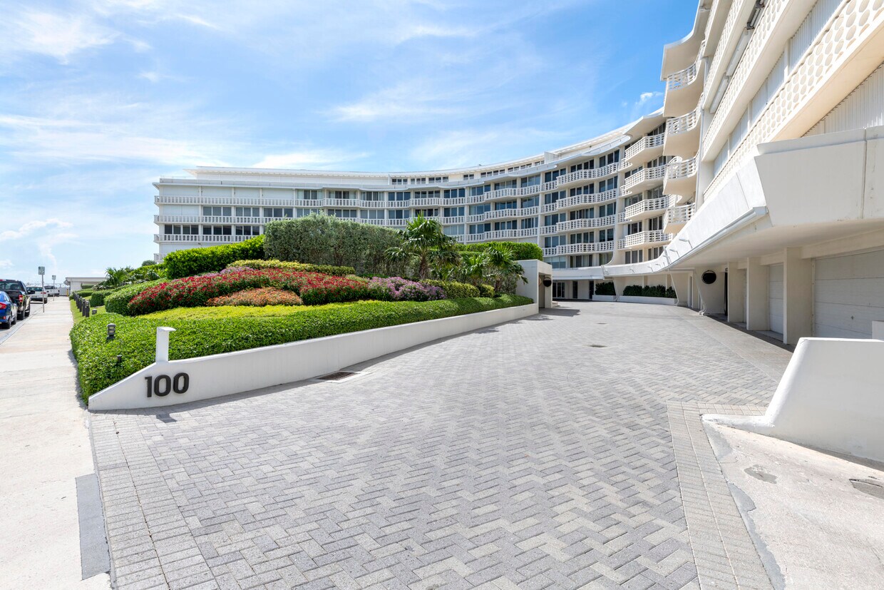 Foto principal - 100 Sunrise Ave