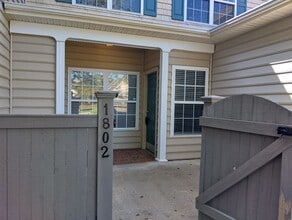 Building Photo - 1802 Duntrune Glen